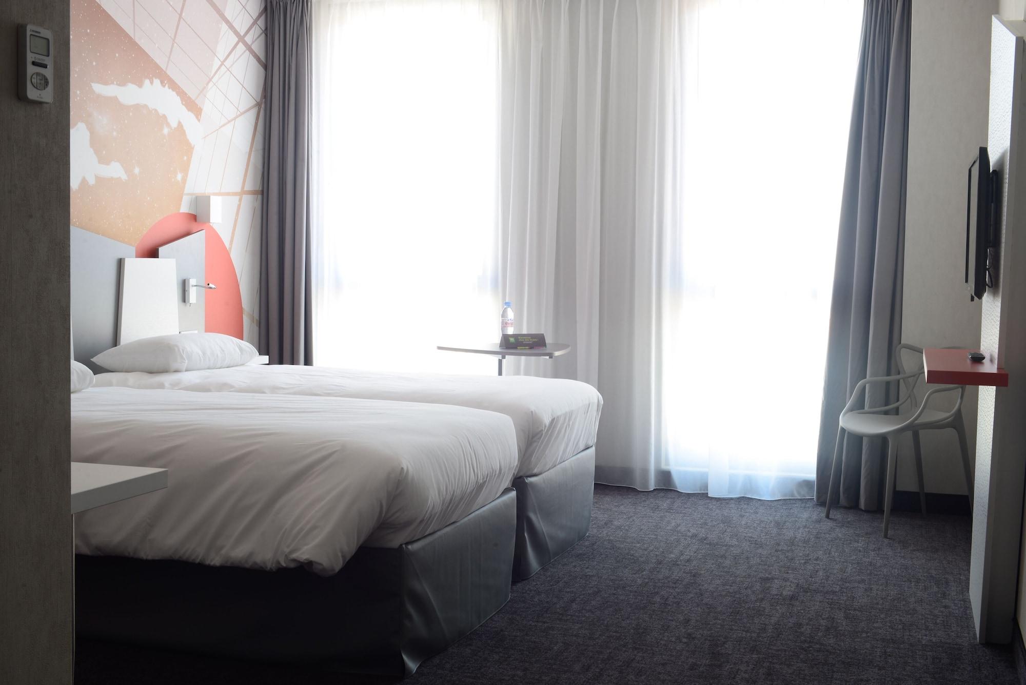 Ibis Styles Poitiers Centre Exterior foto