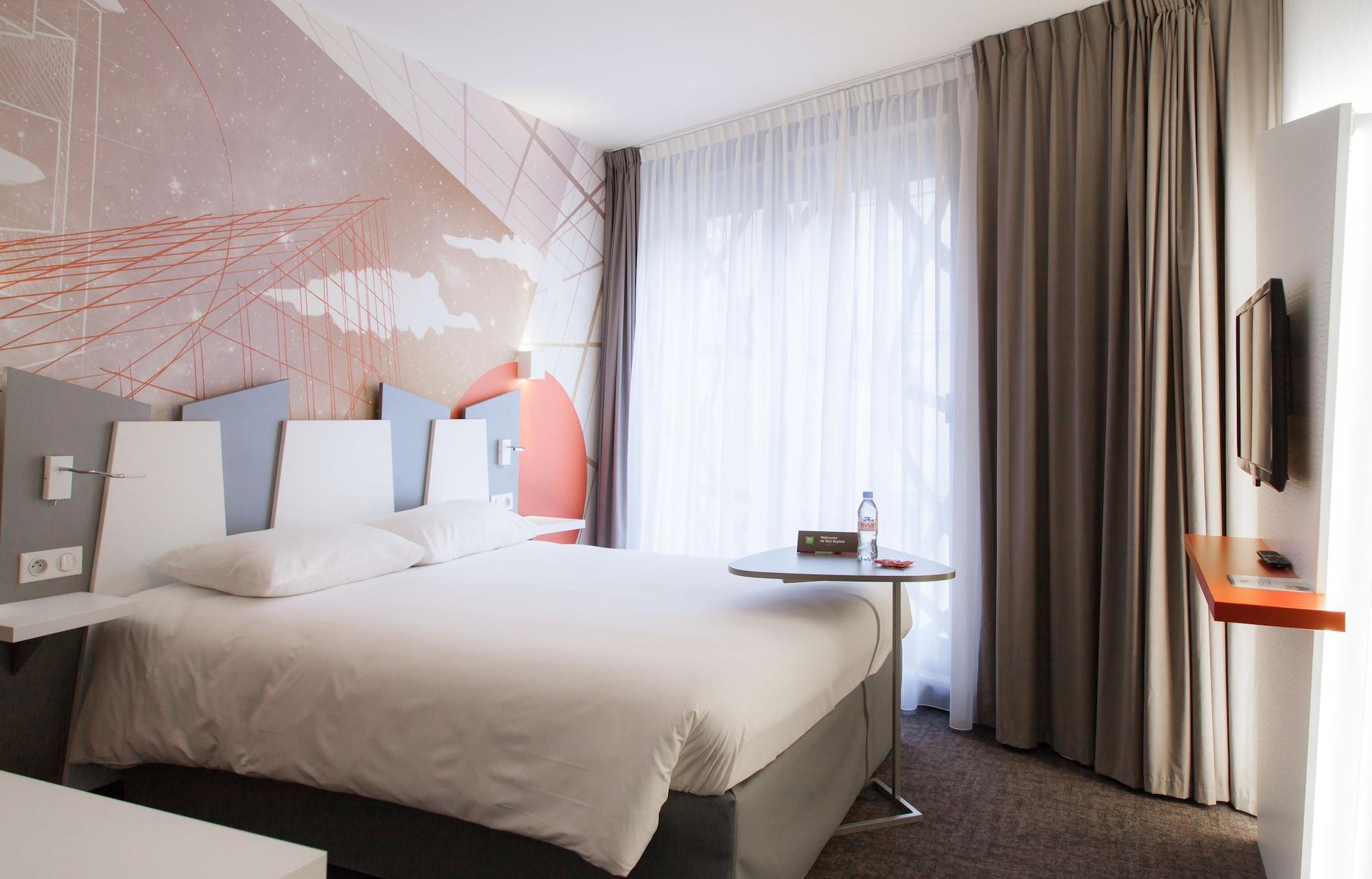 Ibis Styles Poitiers Centre Exterior foto