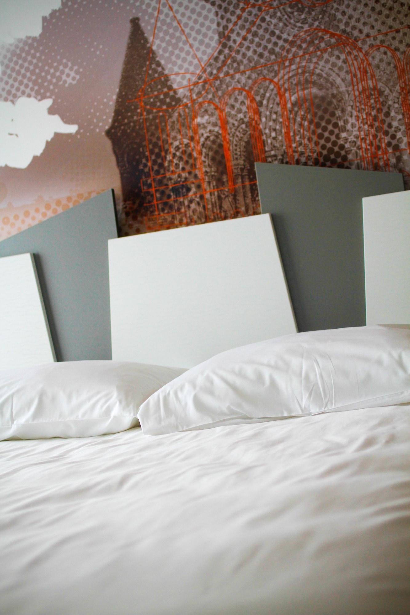 Ibis Styles Poitiers Centre Exterior foto