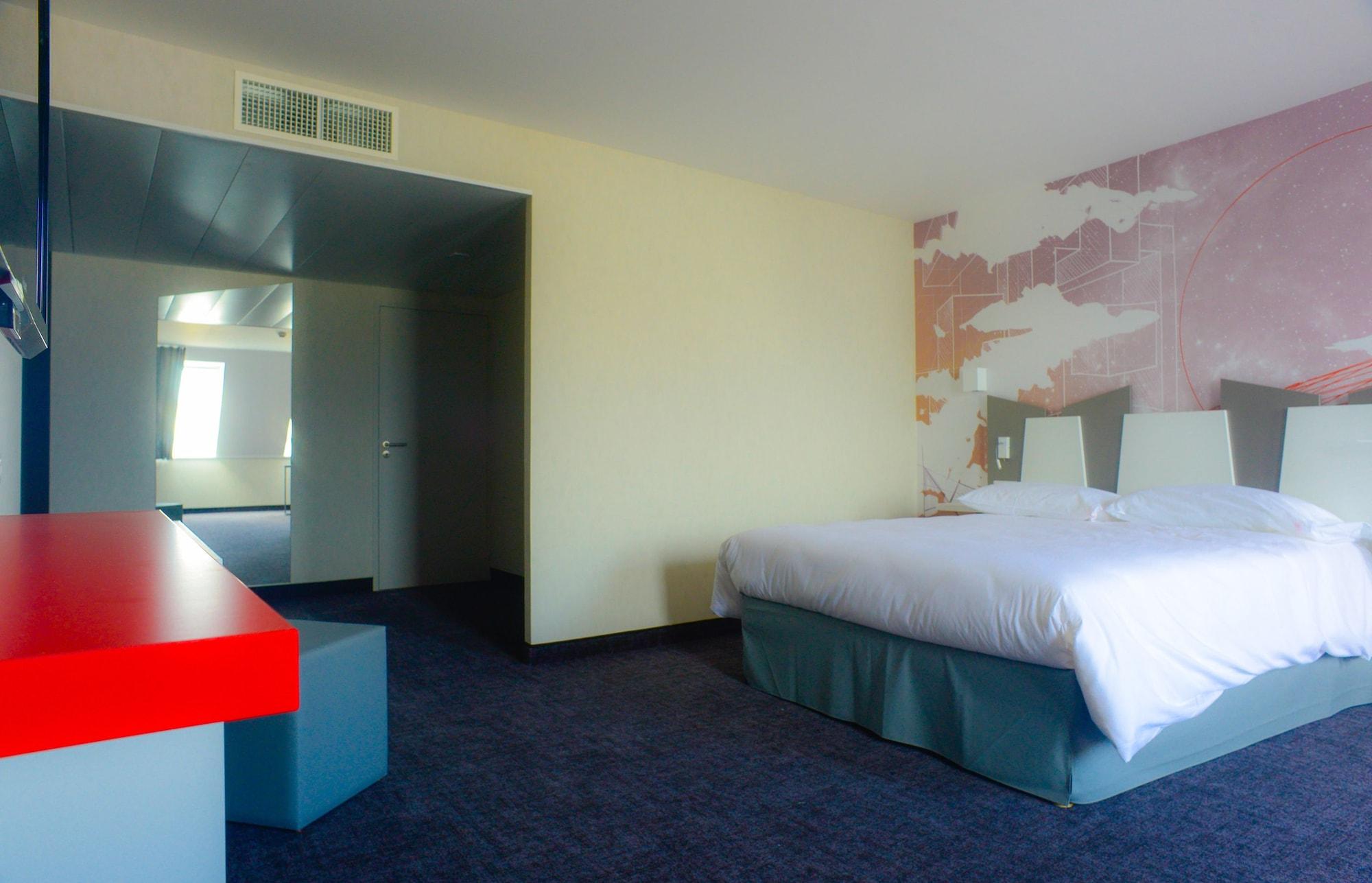 Ibis Styles Poitiers Centre Exterior foto