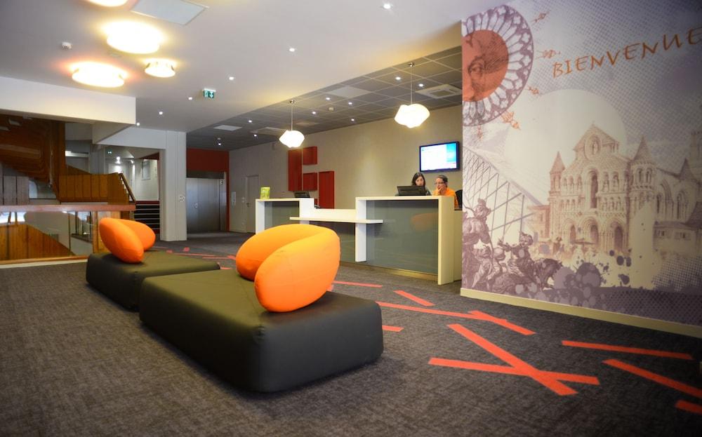 Ibis Styles Poitiers Centre Exterior foto