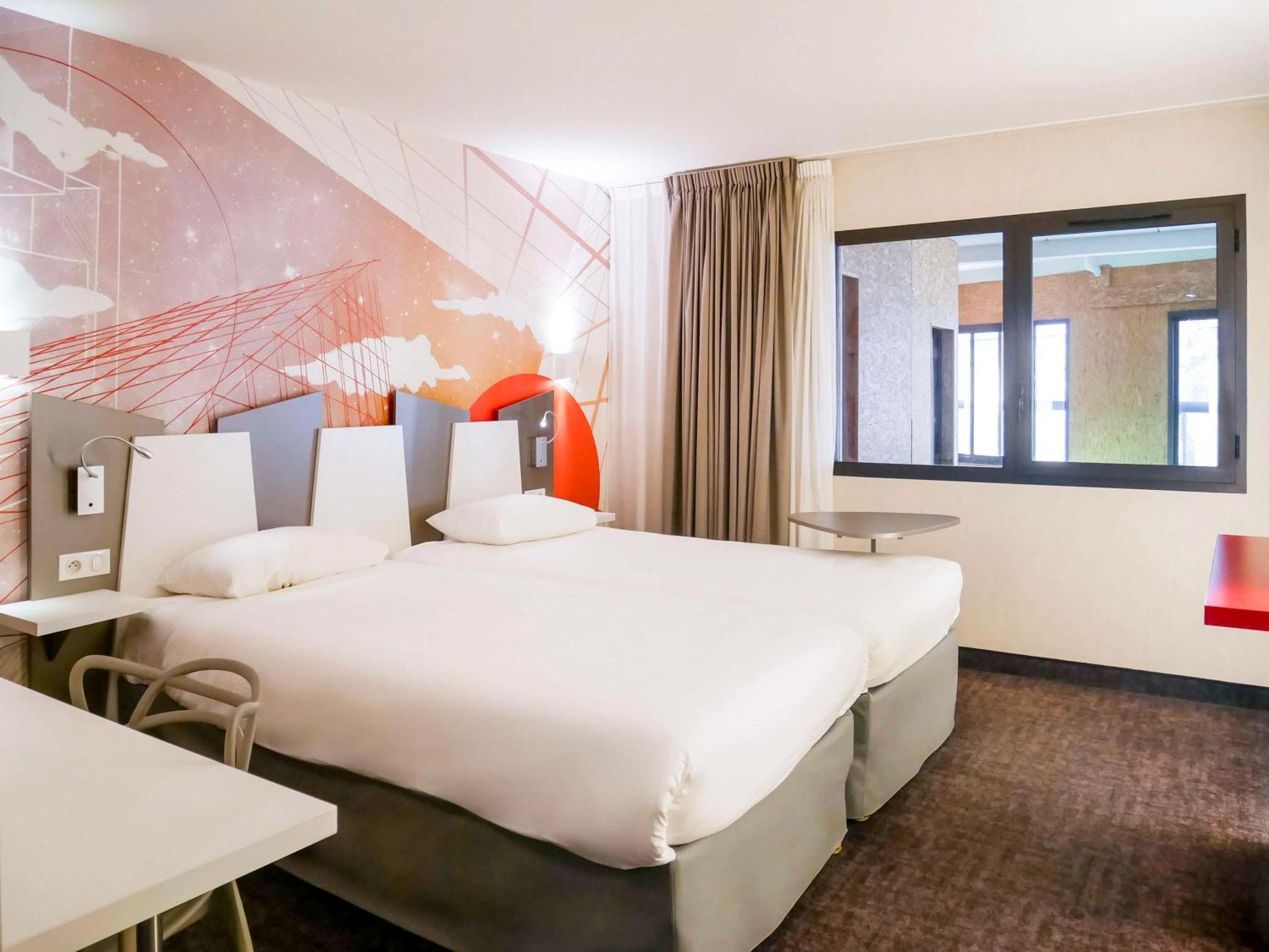 Ibis Styles Poitiers Centre Exterior foto