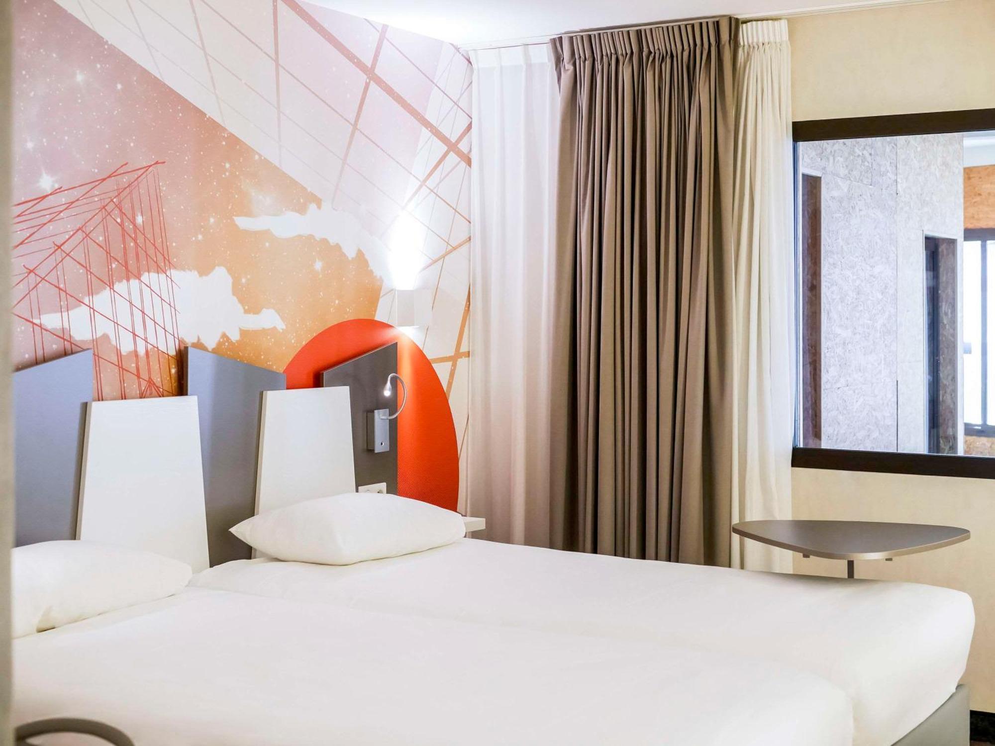 Ibis Styles Poitiers Centre Exterior foto