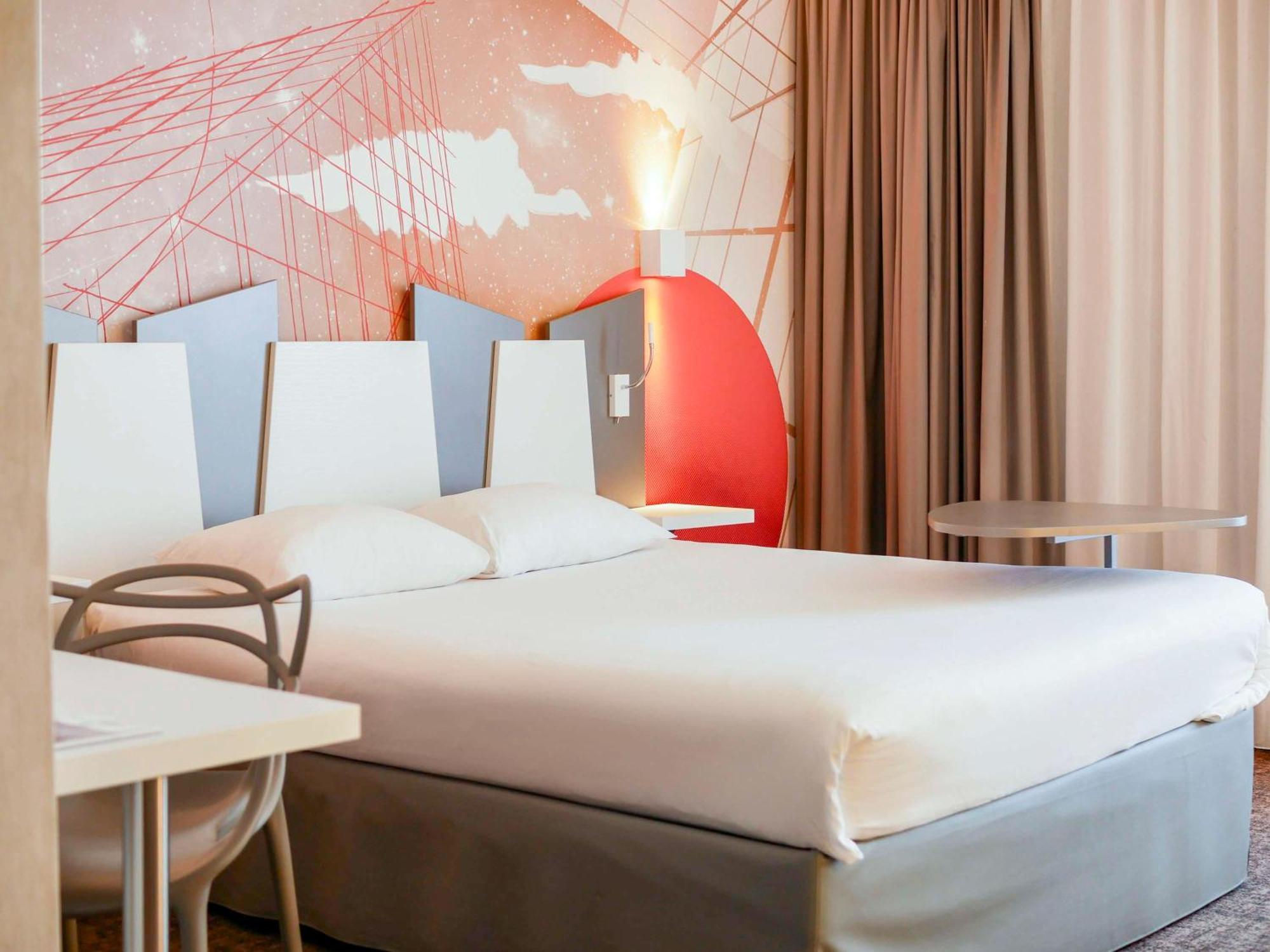 Ibis Styles Poitiers Centre Exterior foto